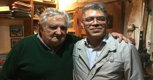 The revolutionary leader Elias Jaua met with the social activist and former president of Uruguay, Jose Mujica.