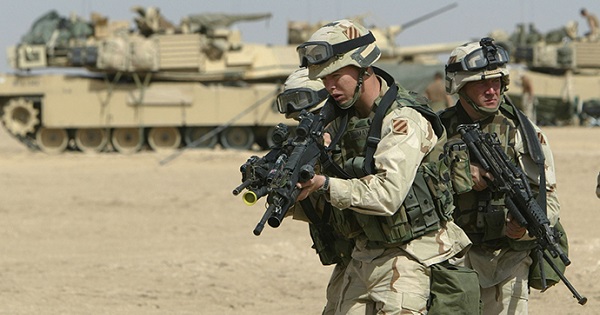 U.S. or Canadian soldiers have apparently been seen fighting on the ground against Islamic State group militants.