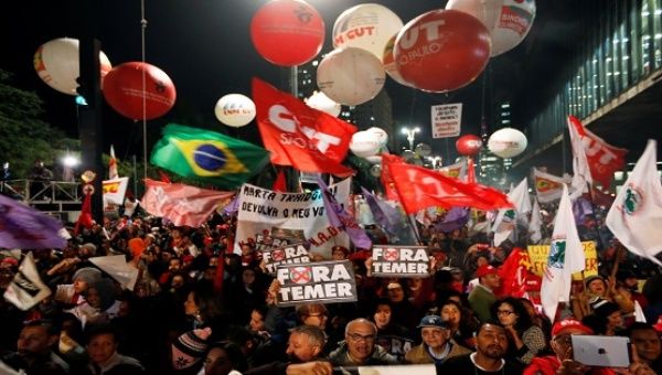 People protest against Brazil's interim President Michel Temer and in support of suspended President Dilma Rousseff  in Sao Paulo, Brazil, June 10, 2016.