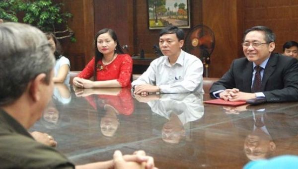 A Vietnamese delegation led by National Reserve General Director Pham Phan Dun was welcomed in Havana by the Cuban government.
