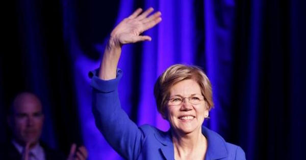 Senator Elizabeth Warren (D-MA) waves at the BlueGreen Alliance Foundation's 2015 Good Jobs, Green Jobs Conference in Washington, April 13, 2015.