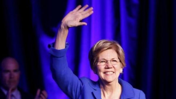 Senator Elizabeth Warren (D-MA) waves at the BlueGreen Alliance Foundation's 2015 Good Jobs, Green Jobs Conference in Washington, April 13, 2015.