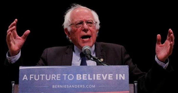 U.S. Democratic presidential candidate Bernie Sanders speaks during a rally in the Manhattan borough of New York, U.S.,June 23, 2016.