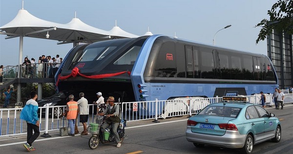 The transit elevated bus TEB-1 is on road test in Qinhuangdao, north China's Hebei Province, Aug. 2, 2016.