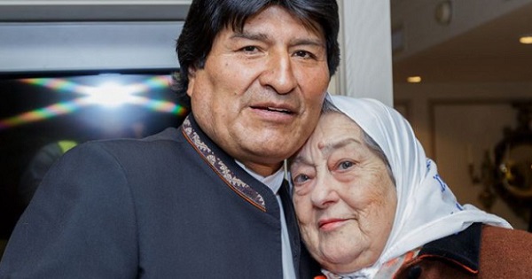 Morales next to Argentine activist Bonafini