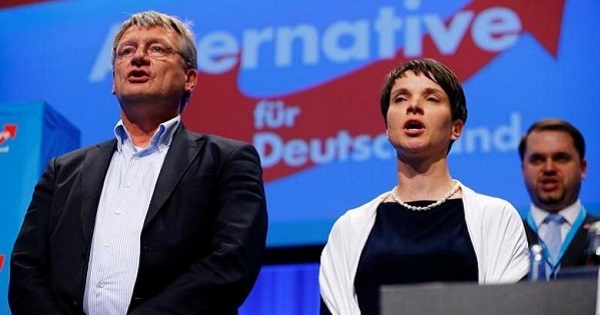 Joerg Meuthen and Frauke Petry of Alternative for Germany party in Stuttgart, Germany, May 1, 2016.