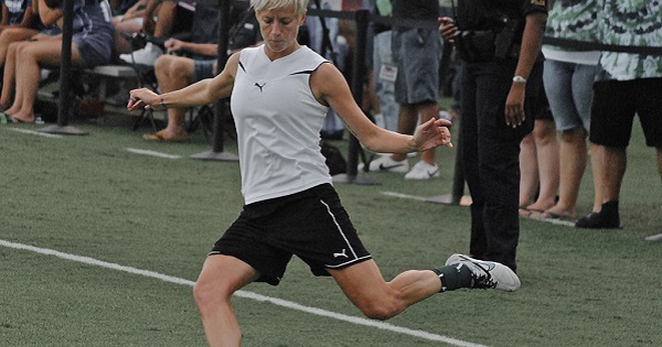 Rapinoe warming up before a magicJack match in 2011