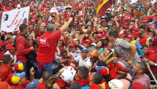 Venezuelans rally to defend the government of President Nicolas Maduro.