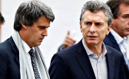 Finance Minister Alfonso Prat-Gay next to President Mauricio Macri