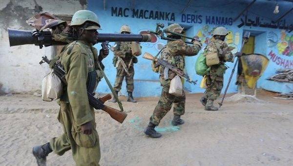 Somalian soldiers and peacekeepers from the 22,000-strong African Union Mission in Somalia (AMISOM