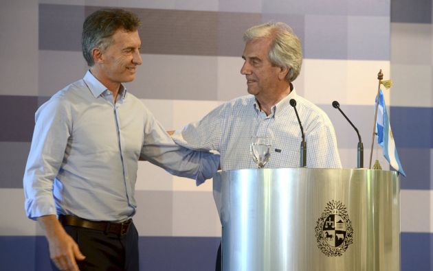 Argentine President Mauricio Macri and Tabare Vazquez meet in Uruguay to discuss bilateral relations