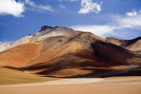 Colors of the Altiplano Boliviano mountains, in the highland plateau of the Bolivian Andes. 