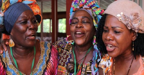 Afro-Colombian women call for peace.