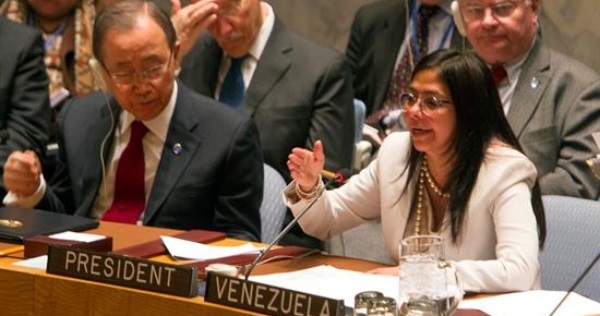 Venezuela's Foreign Minister Delcy Rodriguez (R) with U.N. Secretary-General Ban Ki-moon at a general meeting Feb. 15, 2016.