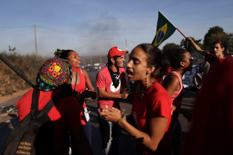 In Brasilia, members of the Landless Workers Movement (MST) joined the protest against the impeachment of Rousseff.