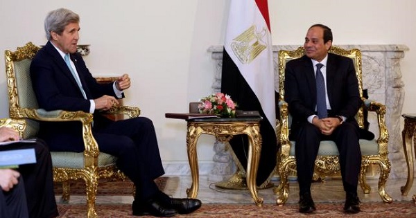 Egypt's President Abdel Fattah al-Sisi meets U.S. Secretary of State John Kerry at the presidential palace in Cairo, Egypt May 18, 2016.