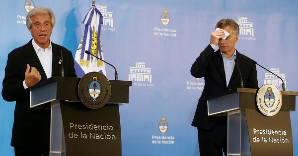 President of Uruguay, Vazquez (L) speaks during a joint news conference with his Argentine counterpart, President Macri in Buenos Aires, Argentina, Oct. 24, 2016.