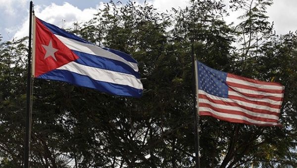 Cuba and U.S. flags 