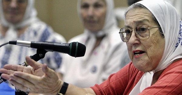 The president of the human rights groups Mothers of the Plaza de Mayo sent an open letter to Pope Francis.