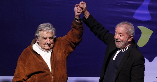 Mujica and Lula during an event in Colombia, April 29, 2016.