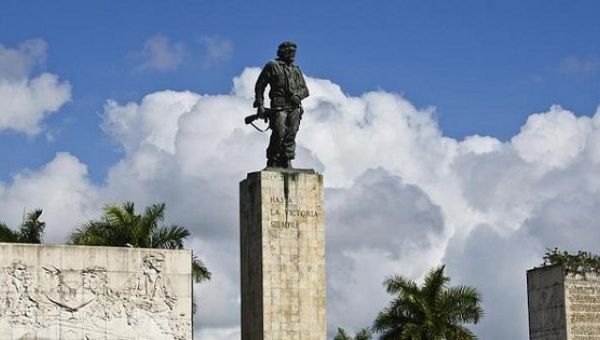 A statue of revolutionary hero Ernesto 