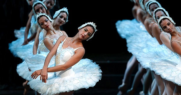 The Cuban National Ballet expressed its gratitude towards Fidel Castro and his support for art.