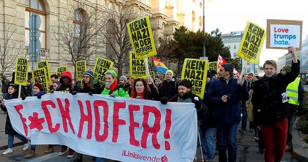 Protestors demonstrate against Austria's far-right extremist presidential candidate Norbert Hofer