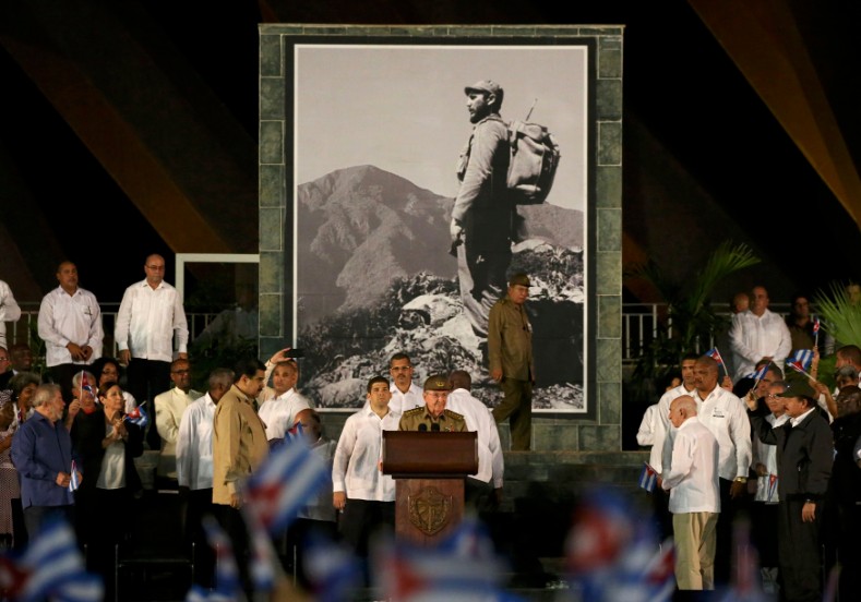 Cuban President Raul Castro (C) speaks at a tribute to his brother and late former Cuban leader Fidel Castro in Santiago de Cuba, Dec. 3, 2016. 