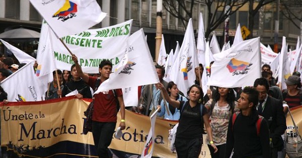 Members of Marcha Patriotica call on the Colombian president to protect human rights activists in the country.