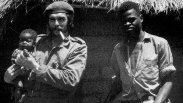 Che with a Congolese fighter