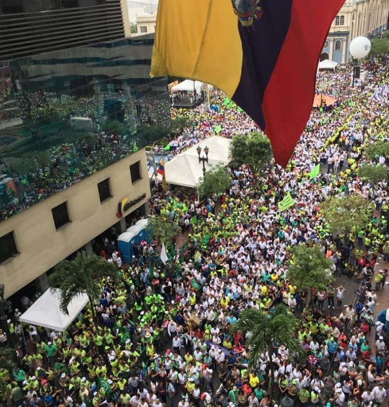 Thousands of Ecuadreans fill the streets to celebrate 10 years of poverty reduction and social gains. 
