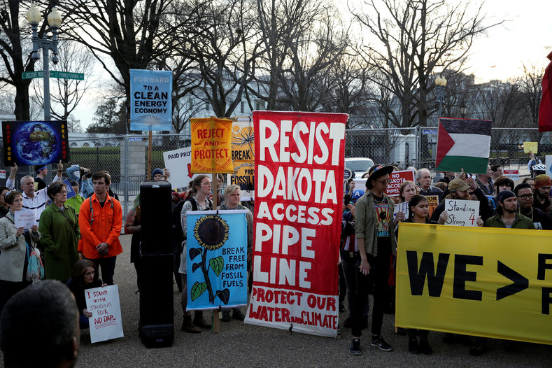 The Seattle City Council voted Tuesday to divest US$3 billion in city funds from Wells Fargo bank, one of the major funders of the Dakota Access pipeline by a vote of 9-0.