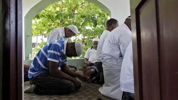 There are an estimated 10,000 practicing Muslims in Cuba.