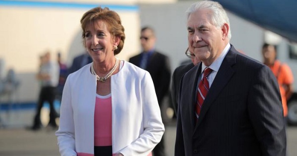 U.S. Secretary of State Rex Tillerson is welcomed by U.S. ambassador Roberta Jacobson as he arrives in Mexico City, Mexico, Feb. 22, 2017.