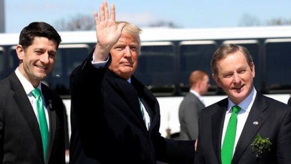 U.S. President Donald Trump, Speaker of the House Paul Ryan (L) and Irish Prime Minister Enda Kenny (R) at the the annual Friends of Ireland St. Patrick’s Day lunch, Washington, U.S., Mar. 16, 2017. 