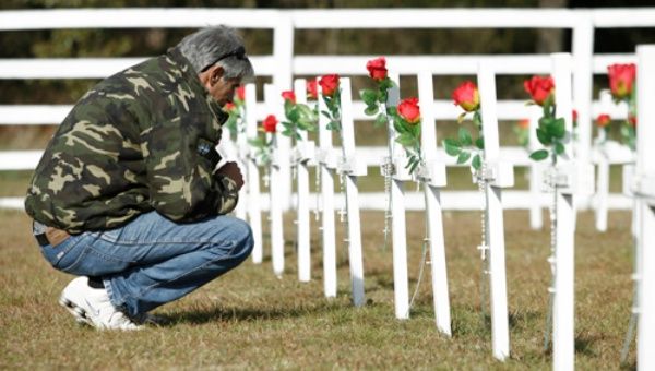 Every year, relatives remember the soldiers who died in the Malvinas War.