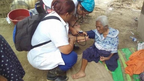 Cuban health professionals are treating flood victims in the Piura region of Peru.