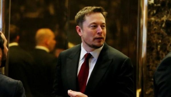 Tesla Chief Executive, Elon Musk enters the lobby of Trump Tower in Manhattan, New York, U.S., January 6, 2017. 