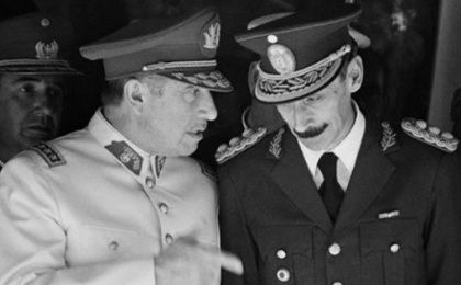Chilean dictator Agusto Pinochet (L) and Argentine dictator Rafael Videla (R)