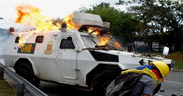 A vehicle belonging to the National Guard set on fire in Altamira