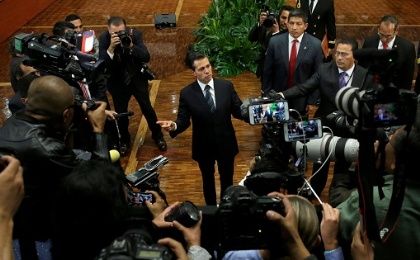 Mexico's President Peña Nieto talks to the media after giving a speech about slain journalists, Mexico City, May 17, 2017. 