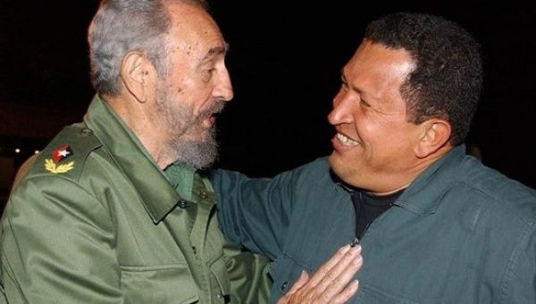 Cuba President Fidel Castro (L) with Venezuelan President Hugo Chavez (R).