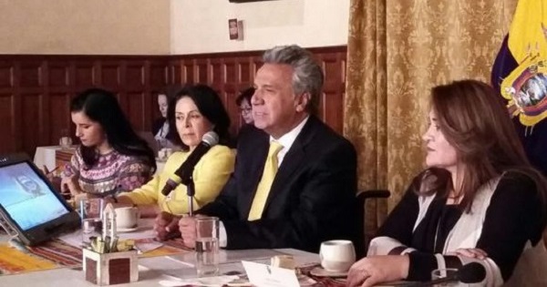 President Lenin Moreno met on Tuesday with about 50 representatives of women's groups.