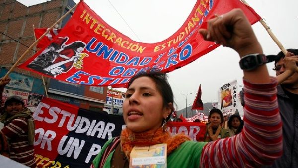 Demonstrators march to participate in the central meeting of the Peoples' Summit in Lima, on May 16, 2008.