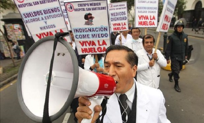 Peruvian doctors have organized several protests against the government to demand higher wages.