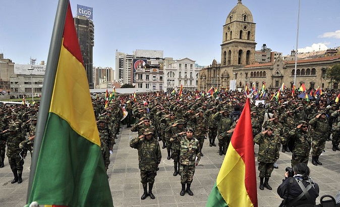 Members of Bolivia's Armed Forces in La Paz.