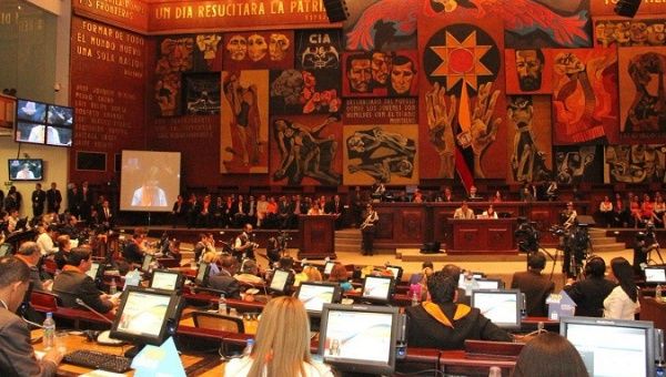 The National Assembly begins discussions of the law against femicides in Ecuador.