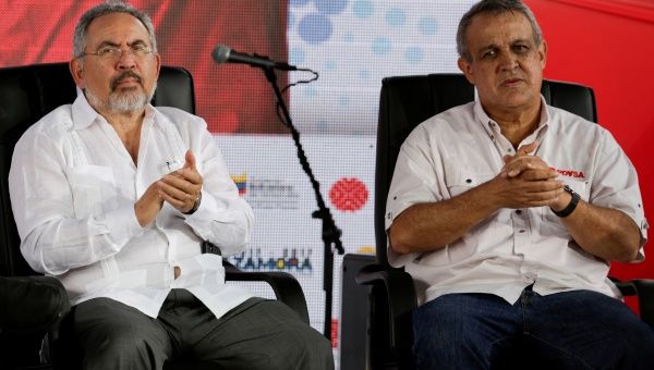 Venezuela's new Head of PDVSA Nelson Martinez (L) and Oil Minister Eulogio del Pino (R).