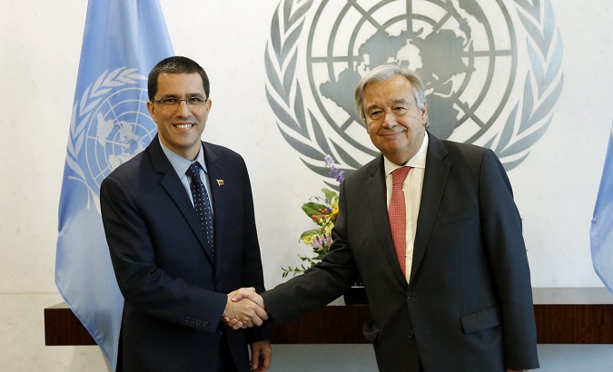Venezuelan Foreign Minister Jorge Arreaza (L) with U.N. Secretary General Antonio Guterres (R).