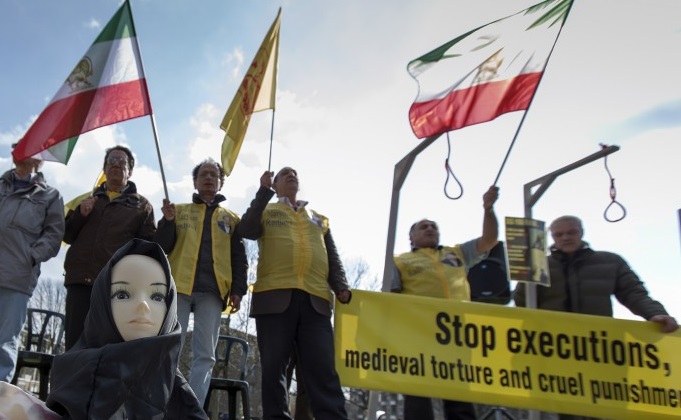 People protest against executions and human rights violations in Iran on a square near the Nuclear Security Summit in The Hague, March 25, 2014.